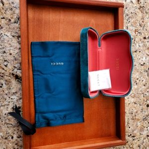 Gucci Large Velvet Clamshell Case